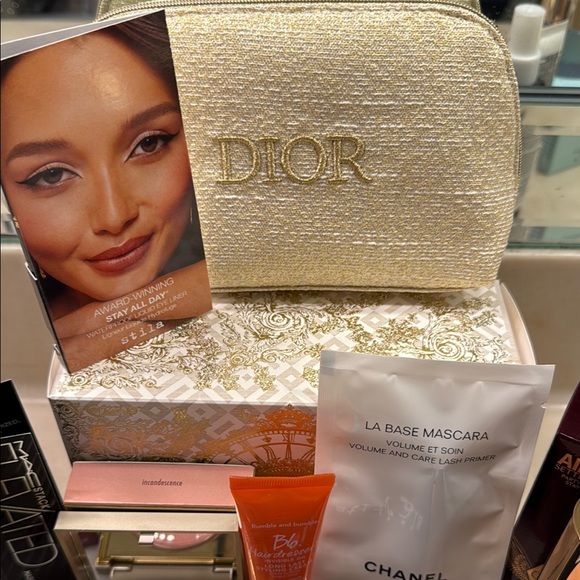 Dior Gold Beauty Set with Skincare and Makeup - Picture 9 of 9